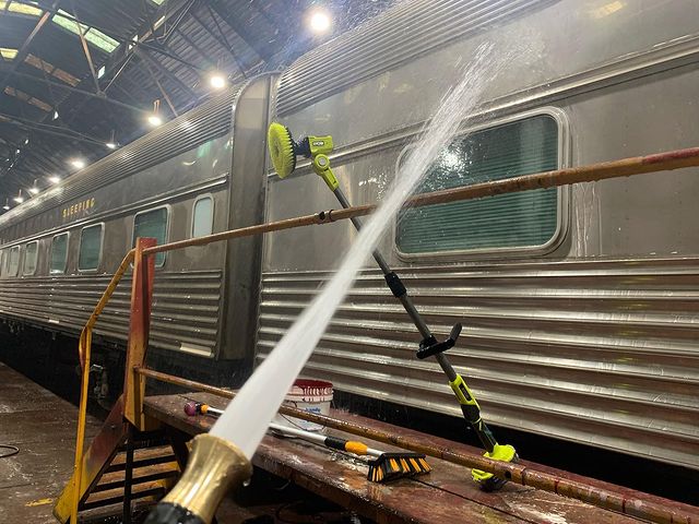 Our stainless steel carriages had a bath today in preparation for a weekend outing with 707.operations on our #theriverlander Tocumwal train, including the tocumwalairshow

The ryobiau scrubber and an aluminium cleaning solution makes easy work removing steam engine gunk! 

#classiccarriages #lan2354 #nam2336 #lan2352 #southernaurora