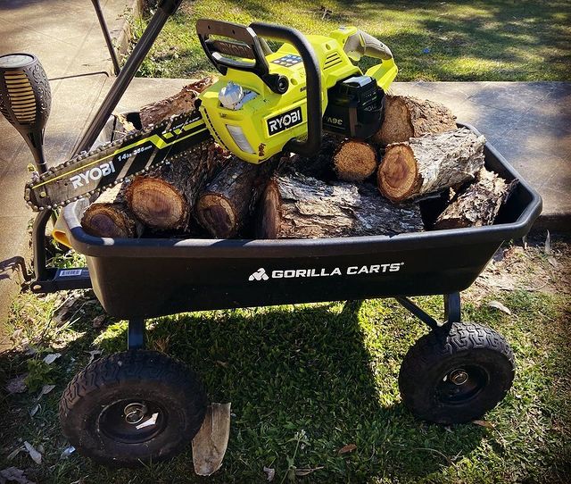 It's firewood season!

@dan_sherriff prepares for a night by the fire with the high-performance, battery powered RYOBI 36V Brushless Chainsaw! 🪵

Let us know in the comments below your favourite destination to set up a campfire!

#RYOBIau #batterypowered #RYOBIpowertools #RYOBImade #firewood #chainsaw