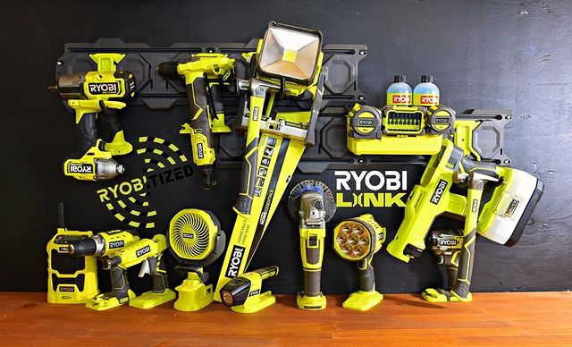 Who else loves RYOBI tools as much as @ryobitized?
Display your tools on your RYOBI LINK modular wall storage system.

Add it to your wish list today ⭐

#RYOBIau #batterypowered #RYOBIpowertools #RYOBImade #organisation #linksystem
