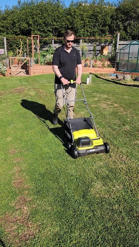 Today I'm on the next step of my mini lawn renovation.  

I'm using the ryobiau 36V Brushless Scarifier and dethatcher attachment.   

The scarifier blades remove layers of dead grass from your lawn while also slicing into the soil to provide aeration and can be set to 4 different height levels. Scarifying helps to improve nutrient uptake and reduce water logging, which results in a healthier lawn. 

After mowing the lawn on its lowest setting, I'm using the dethatcher attachment which can be purchased separately and involves a less intense process compared to scarifying that doesn't slice into the soil.  

I knew the lawn was pretty neglected, but was amazed at how much thatch came off it!  

Stay tuned to see the final results 👌