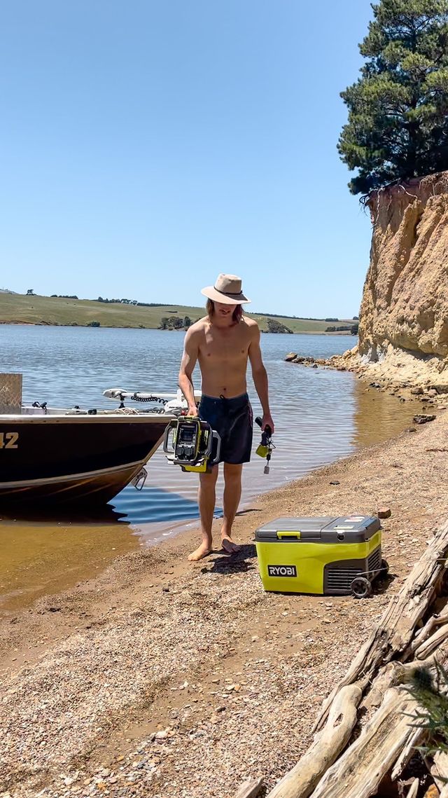 Ensuring your food/drinks stay cool and your drone batteries stay powered while out on the water can be a challenge. Luckily, we have our portable RYOBI 18V ONE+ 23L Fridge Freezer and the RYOBI 36V Power Station, guaranteed to keep your essentials cold and your devices charged wherever your adventures lead. A true game-changer! ryobiau #RyobiMade #Ad
