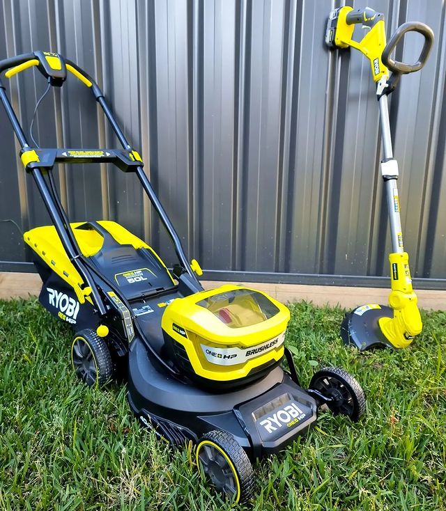 Name a more iconic gardening duo… we will wait!

@her_renovacation uses the RYOBI 18V ONE+ Brushless 40cm Lawn Mower and RYOBI 18V ONE+ 25cm/30cm Line Trimmer with one battery to power them both.

Did you receive a ONE+ gift over the giving season? Share your unboxing experience by tagging @ryobiau and #RYOBImade.

#RYOBIau #batterypowered #RYOBIpowertools #gardeningtools #lawncare