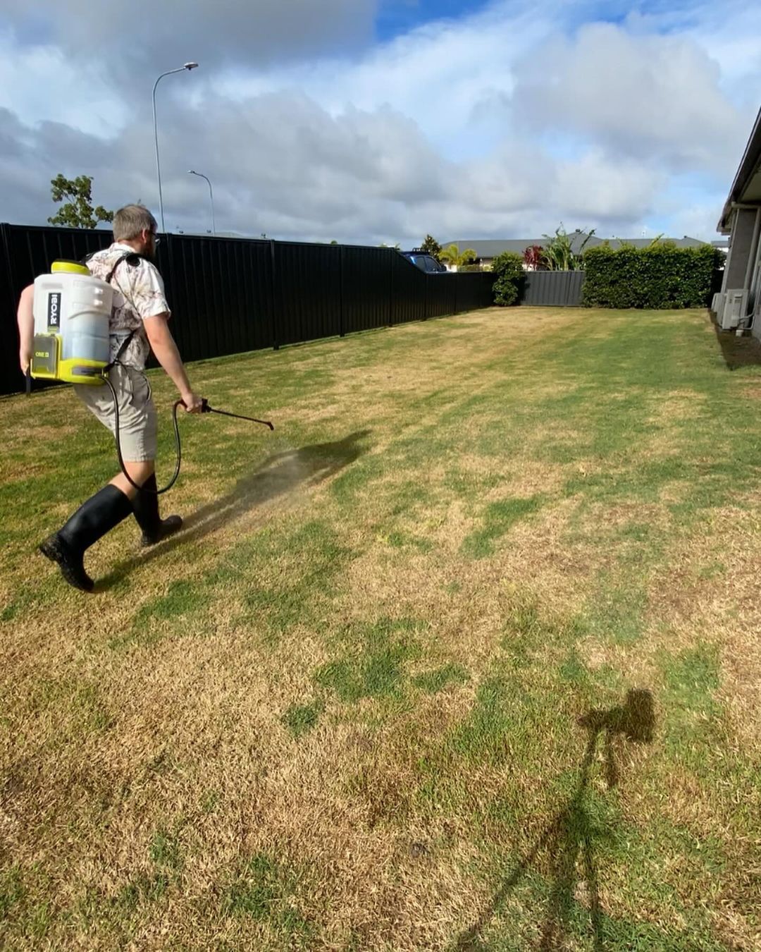 Give your lawn some TLC like @fraser_coast_lawnie with the RYOBI 18V ONE+ Seed & Fertiliser Spreader and the RYOBI 18V ONE+ 15L Backpack Chemical Sprayer.

Save these tools to your wish list today!

#RYOBIau #batterypowered #RYOBImade #RYOBIpowertools #LawnCare #Gardening