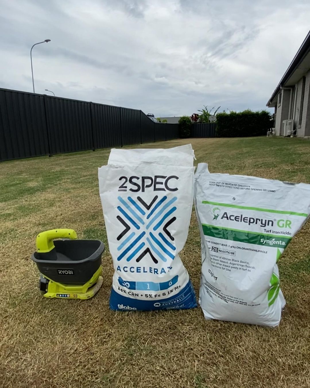 Give your lawn some TLC like @fraser_coast_lawnie (Instagram) with the RYOBI 18V ONE+ Seed & Fertiliser Spreader and the RYOBI 18V ONE+ 15L Backpack Chemical Sprayer.

Save these tools to your wish list today!

#RYOBIau #batterypowered #RYOBImade #RYOBIpowertools #LawnCare #Gardening