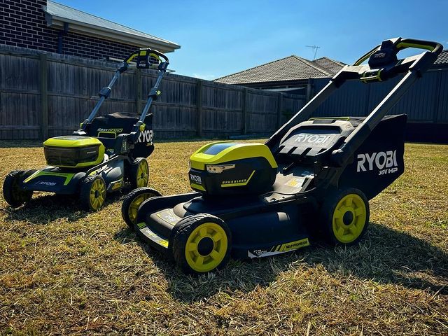 @ryobitized relies on the 36V HP™ Brushless Lawn Mower to perfect his lawn! 🤌

Discover the full range of RYOBI Lawn Mowers on our website.

#RYOBIau #batterypowered #RYOBIpowertools #RYOBImade #LawnCare #Mowers